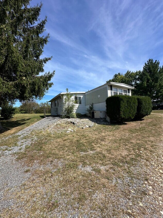 Foto principal - 2 Bedroom 1 Bathroom Mobile Home - Carlisle, PA!
