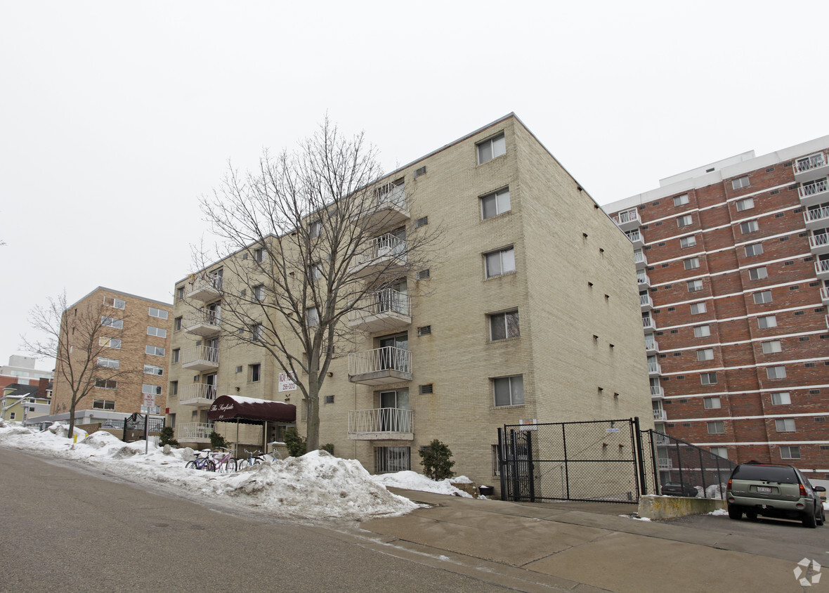 Building Photo - Surfside Apartments