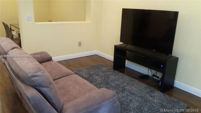 Foto del edificio - 7951 NW 107th Ct