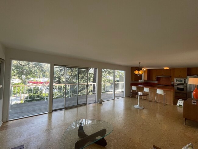 Building Photo - 1827 Oak Tree Dr