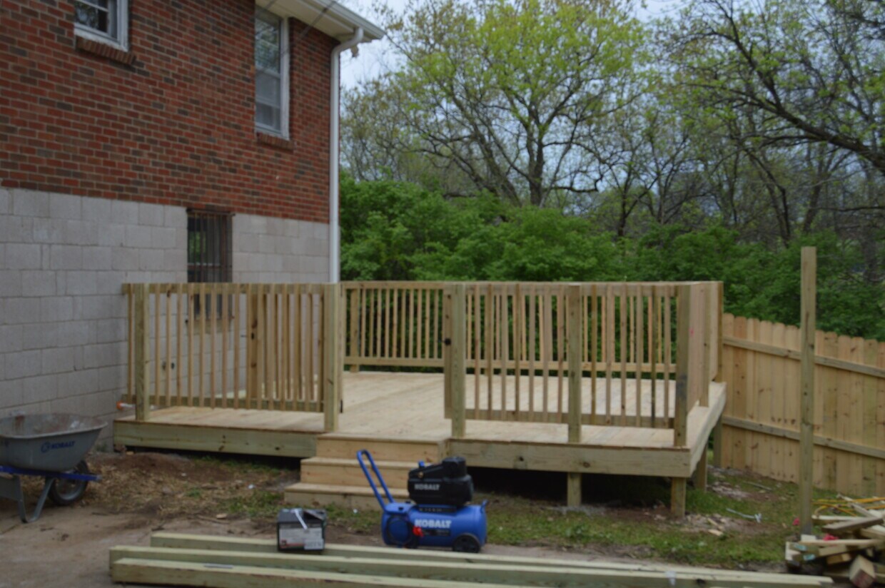Deck area is private and perfect for relaxing among the trees and near the creek. - 828 Young's Lane