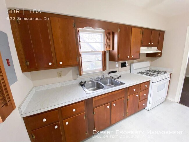 Building Photo - 632 Springridge Dr
