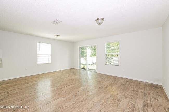 Building Photo - 548 Eiseman Wy