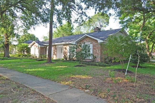 Building Photo - 15427 Baybrook Dr