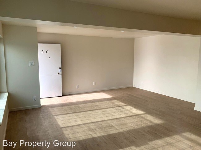 Building Photo - 480 San Diego Ave