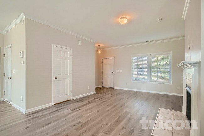 Foto del edificio - 657 Shellbark Dr
