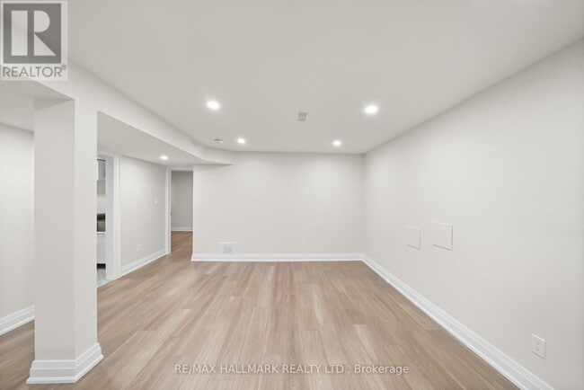 Building Photo - 304 East Ave