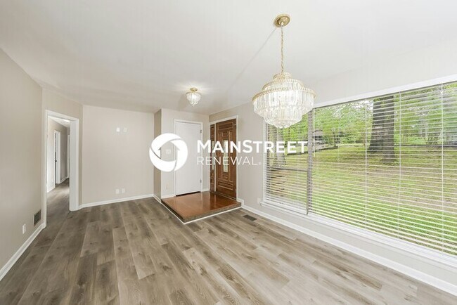 Foto del edificio - 3 Bedroom Pet-Friendly Home in BIRMINGHAM, AL with Main Street Renewal