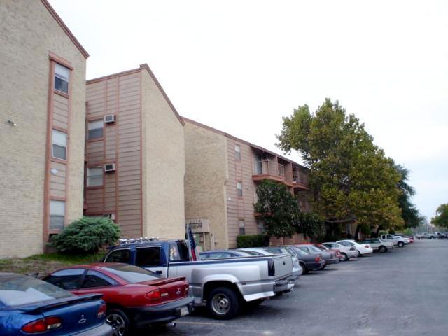 Building Photo - 500 N Santa Rosa St