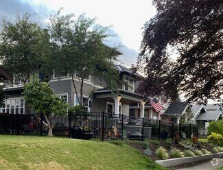Building Photo - 1218 S Ainsworth Ave