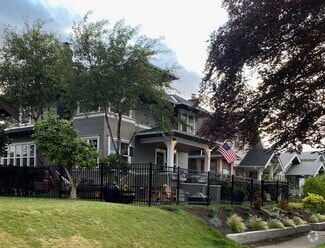 Building Photo - 1218 S Ainsworth Ave