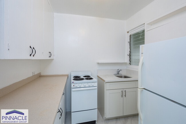 Building Photo - 1115-C Hassinger St #2