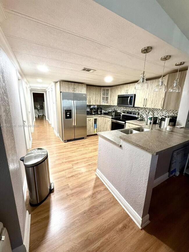 Foto del edificio - 5371 NW 200th Terrace