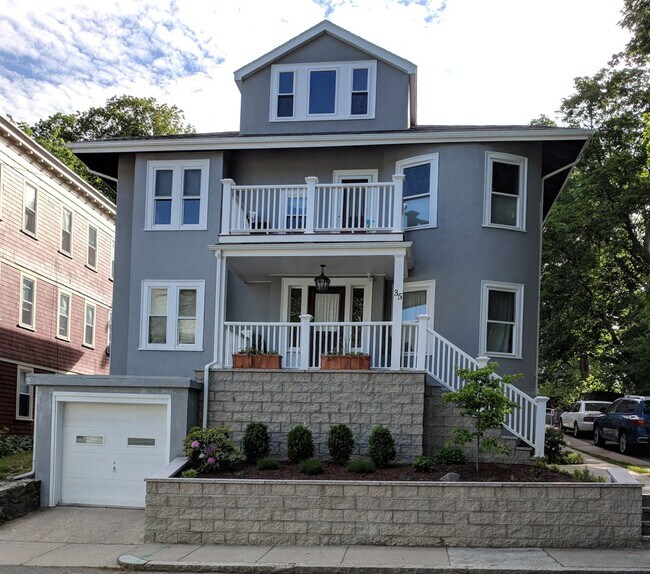 Building Photo - 35 Oakland Rd