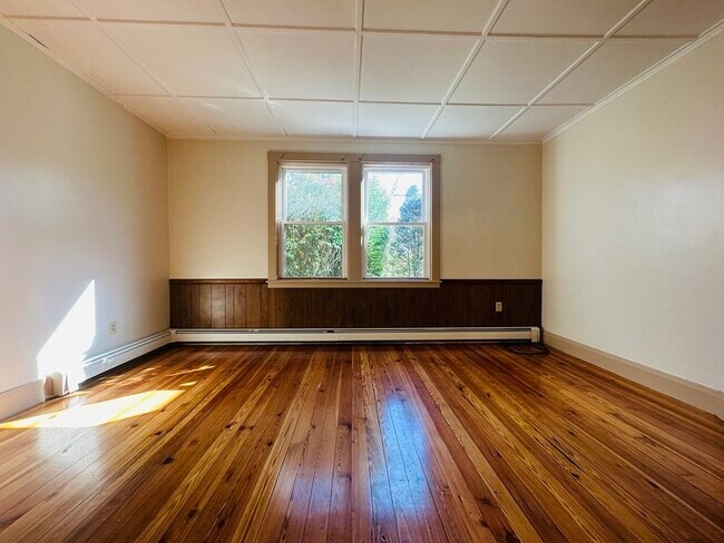 Building Photo - 29 Seaview St