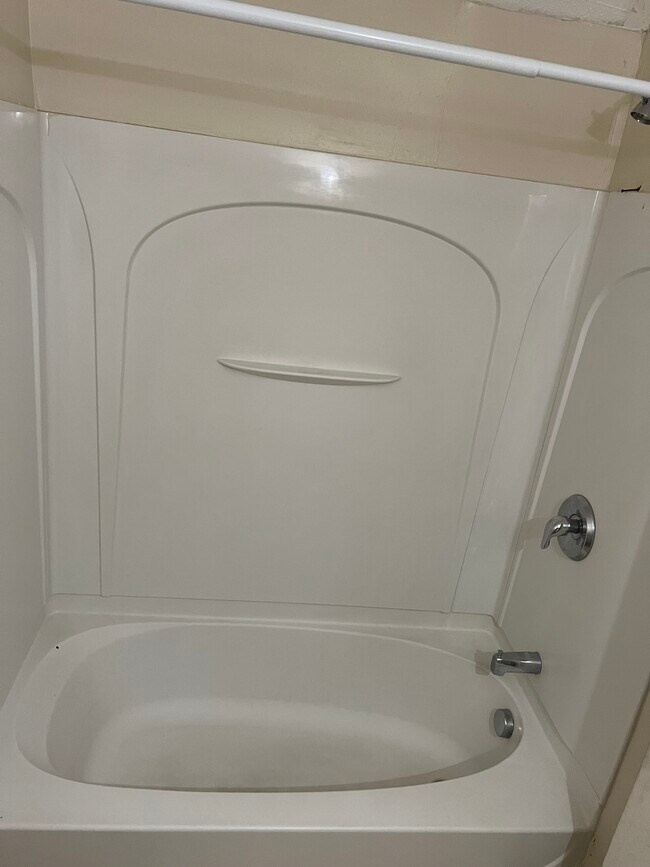 Ducha - 51 Seyms St
