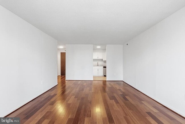 Building Photo - 2020 Walnut St
