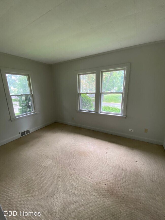 Building Photo - 3 br, 1 bath House - 540 Congress Av