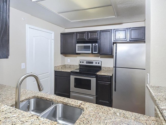 Building Photo - 13747 Bluff Villas Ct