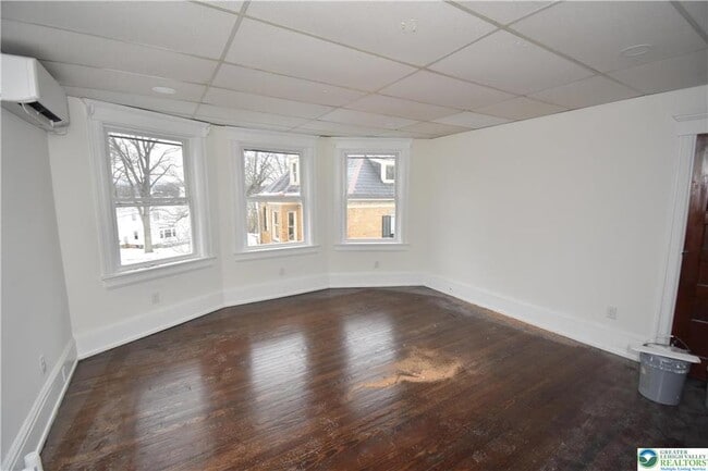 Building Photo - 312 March St