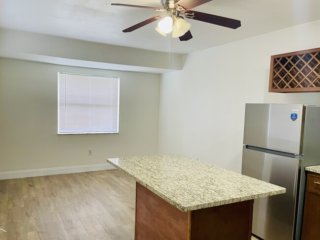 Building Photo - 2817 Sprague Dr