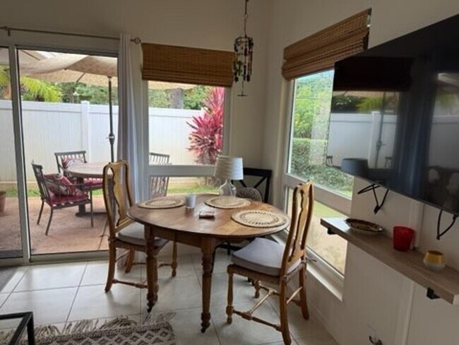 Building Photo - Maui Meadows- beautifully renovated 2-bedroom, 1-bath private cottage w/ a POOL