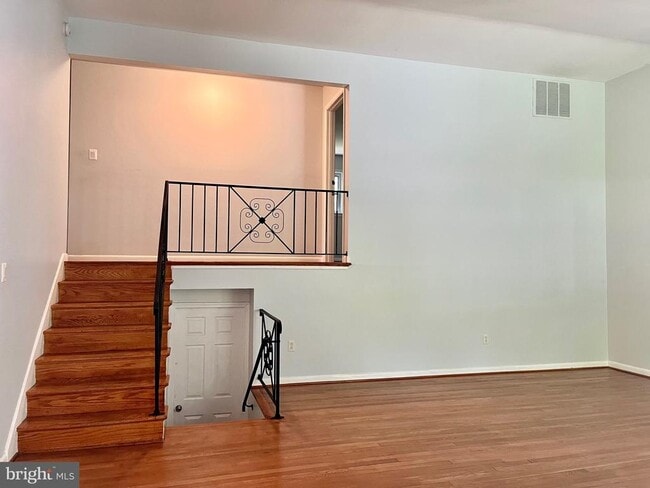 Building Photo - 9012 Vernon View Dr