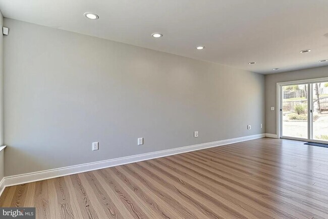Foto del edificio - 415 Ritchie Pkwy