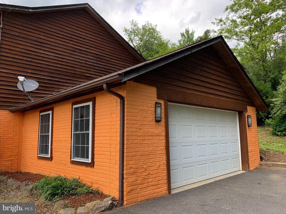 Primary Photo - 507 Apple Orchard Dr
