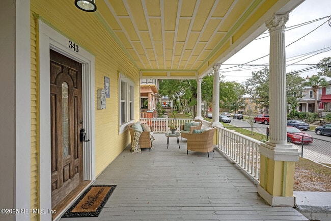 Building Photo - 343 7th St W