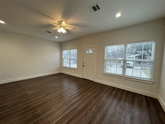 Foto del edificio - 9302 Bean St