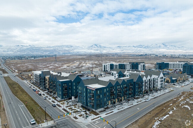 Foto aérea - MAA at Daybreak