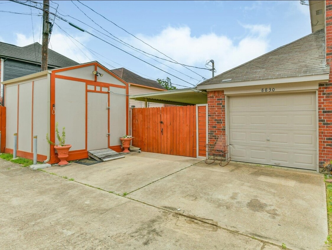 Foto del edificio - 8830 Ledge St