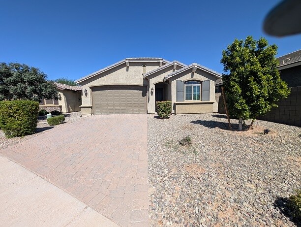 Foto del edificio - 41390 W Carlisle Ln