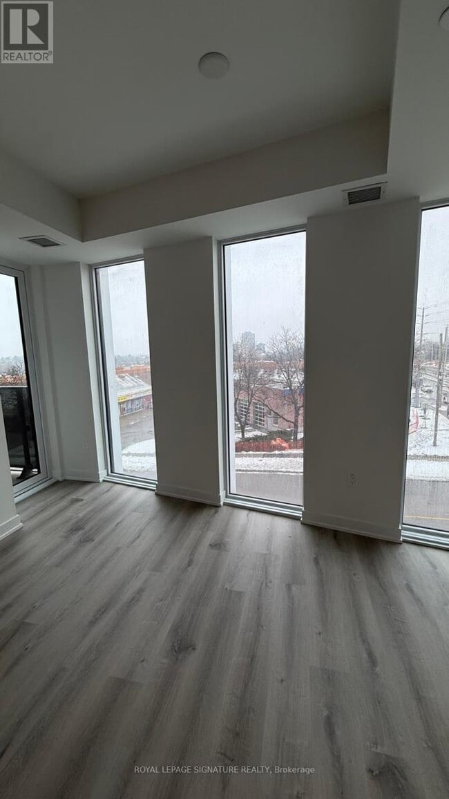 Building Photo - 1 Fairview Rd E