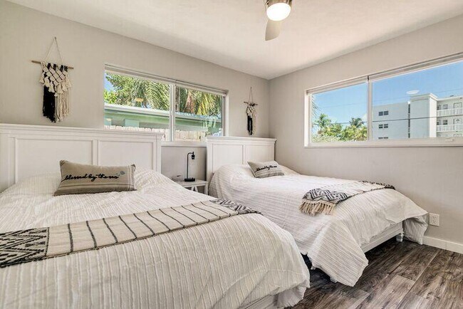 Foto del edificio - 601 NE 2nd St