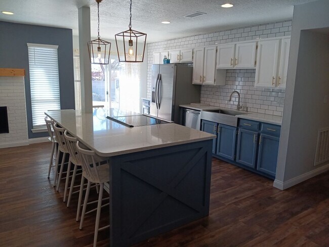 Foto del edificio - 3 Bedroom, 1.5 Bathroom Home! Schedule a Showing Today!