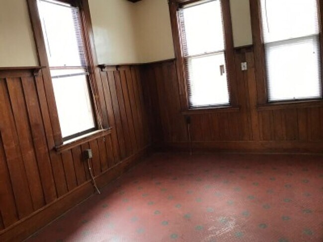 Foto del edificio - 115 N. Sanborn- 3 Bedroom House