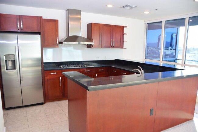 Building Photo - PANORAMA TOWER - HIGHRISE 2 BEDROOM CONDO