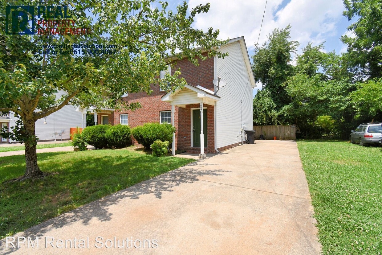 2 br, 1.5 bath House 1649 Center Pointe Dr. House for Rent in