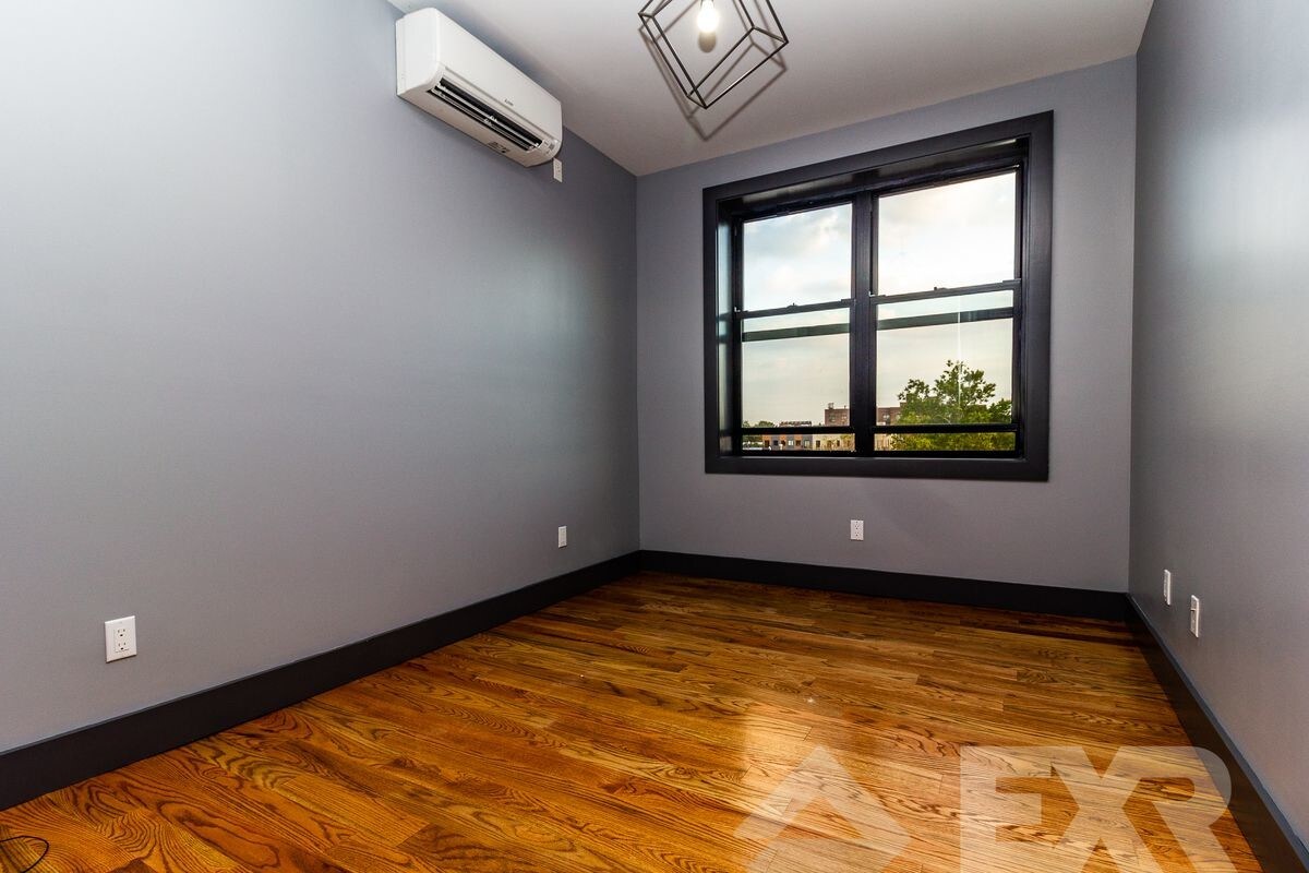 Foto principal - 543 Albany Ave