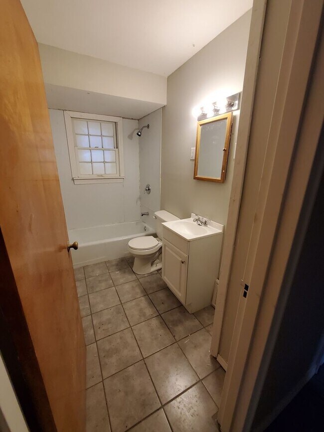 Foto del edificio - 3 BR NE Canton House for rent