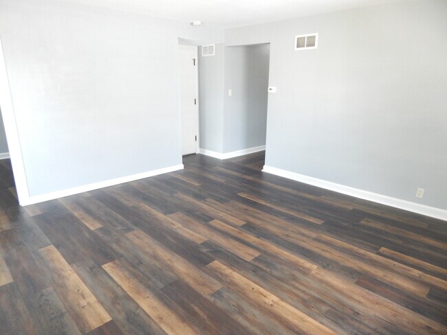 Living Room - 3927 N 60th St