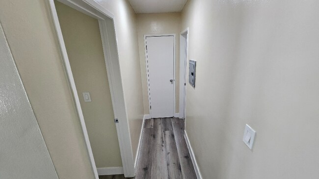 Foto del edificio - 815 N Benton Way