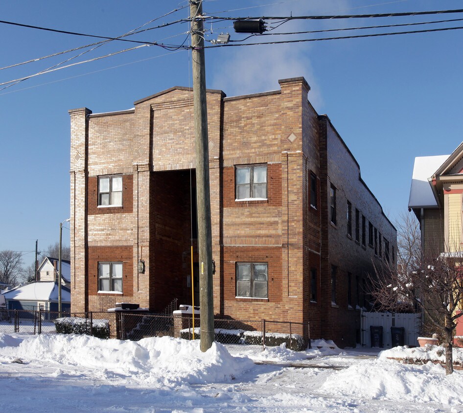 Building Photo - 2442 N Illinois St