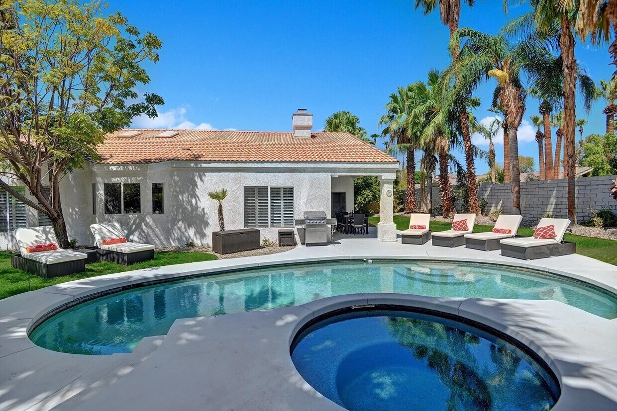 Foto principal - 41000 Carlotta Dr