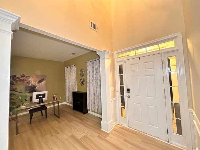 Building Photo - 175 Mill Creek Dr