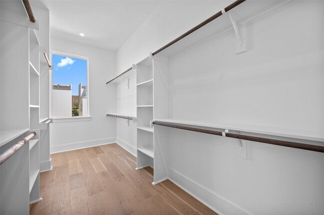 Foto del edificio - 5705 Dolores St