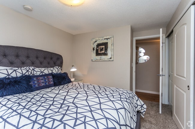 2BR, 1BA - B1 - The Phenix At Infinity Park
