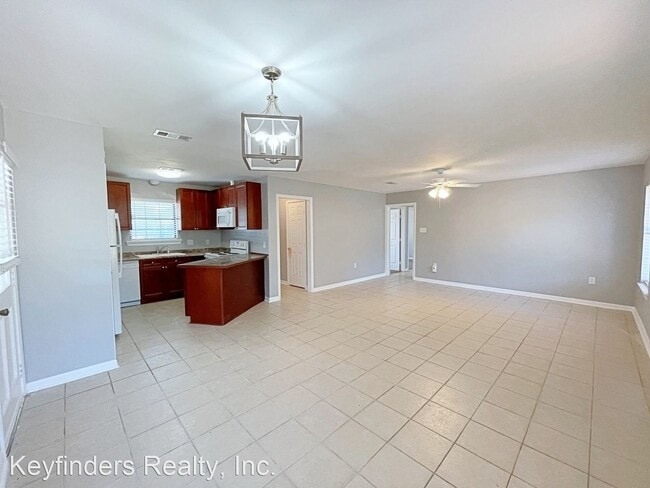 Building Photo - 3 br, 2 bath House - 739 Lynn Drive